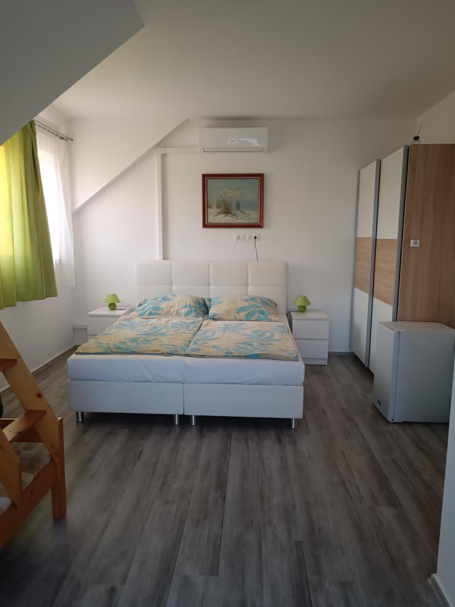 Katalin Vendeghaz Hotel Gyenesdias Ngoại thất bức ảnh