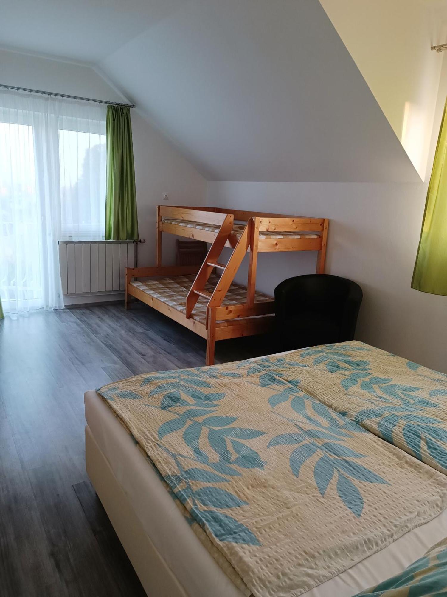 Katalin Vendeghaz Hotel Gyenesdias Ngoại thất bức ảnh